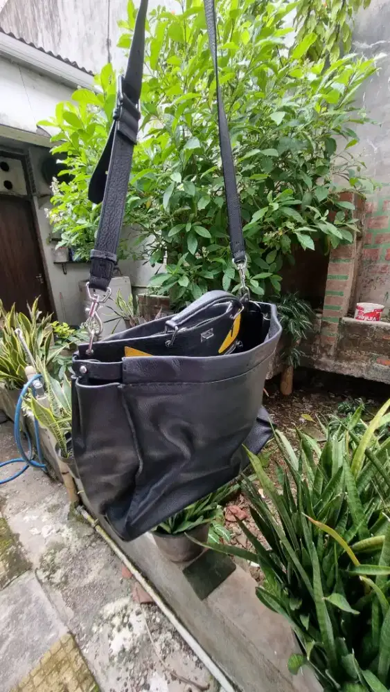 Fendi peekaboo xl black leather