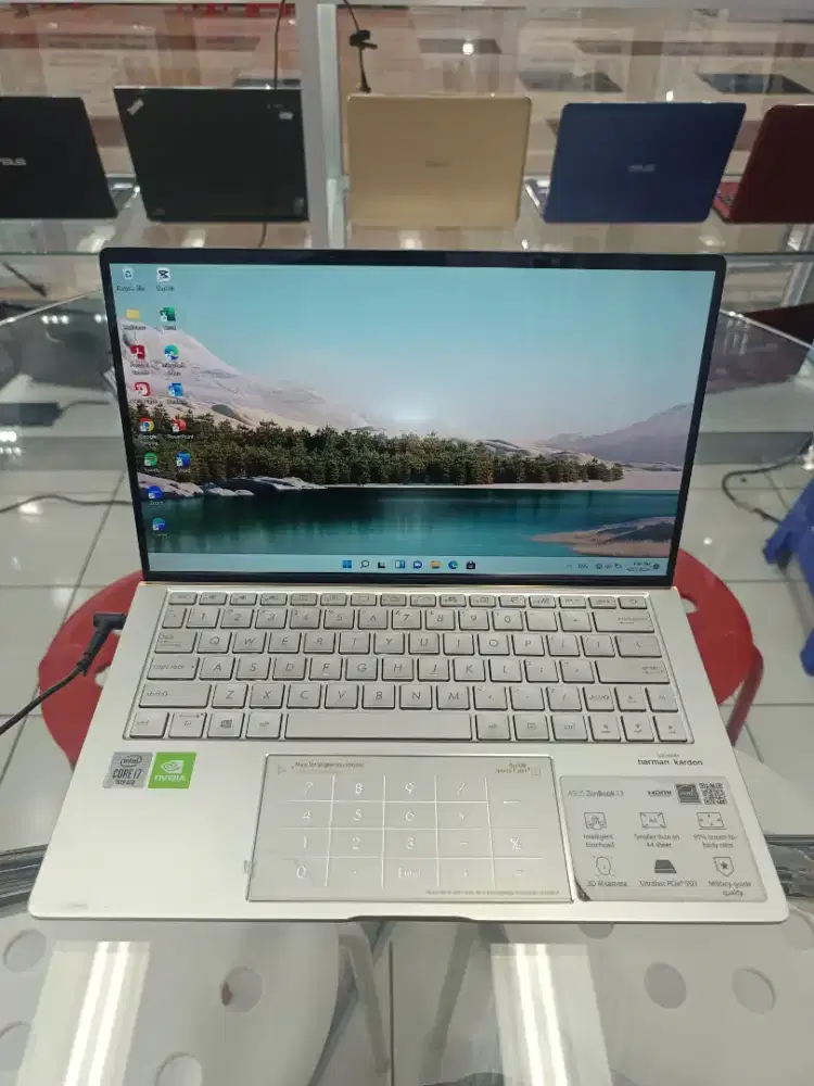 Laptop Asus ZenBook13 Slim