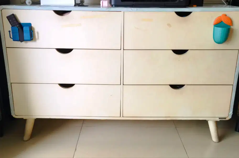 Lemari nakas 6 laci