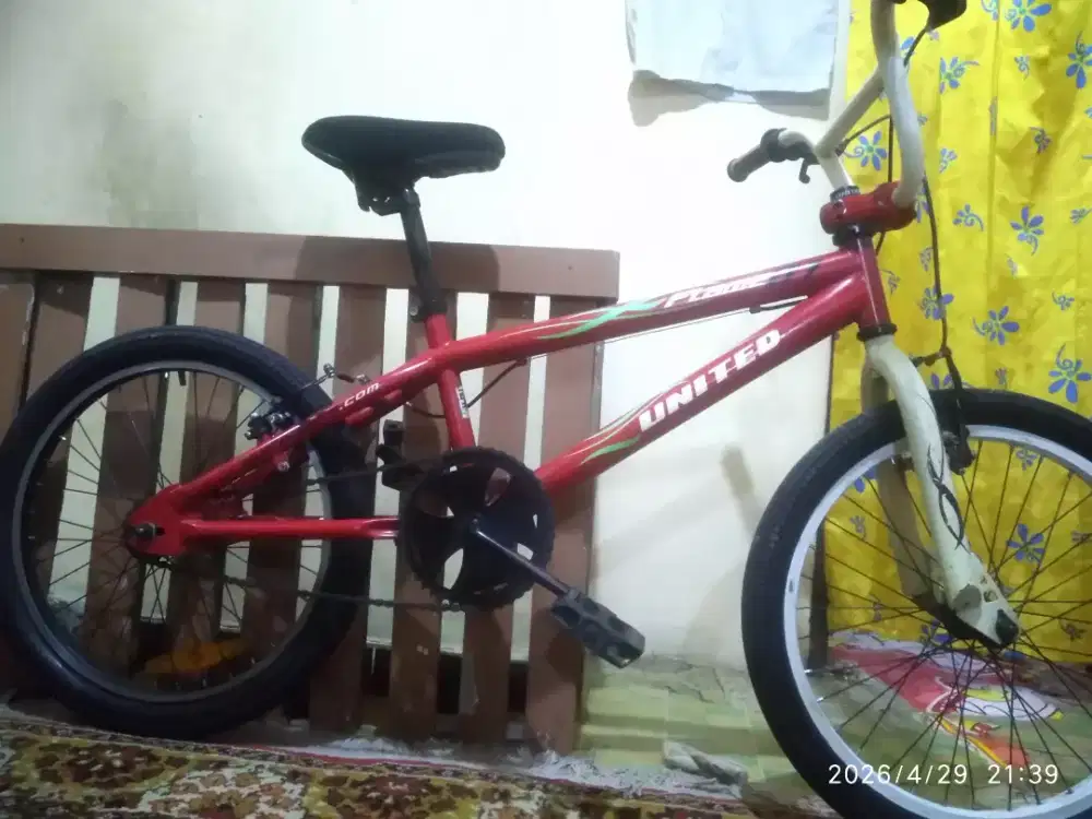 sepeda BMX United uk 20