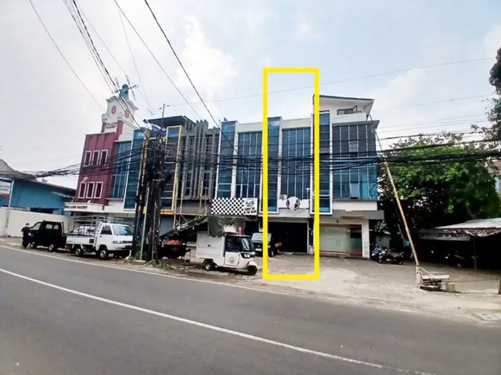 Disewakan  Ruko 3,5 lantai  , Luas 216m2 di Duren Tiga Raya, Jakarta Selatan