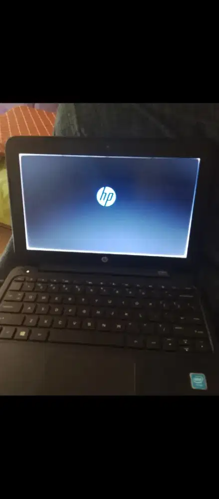 Laptop HP 11 F103TU