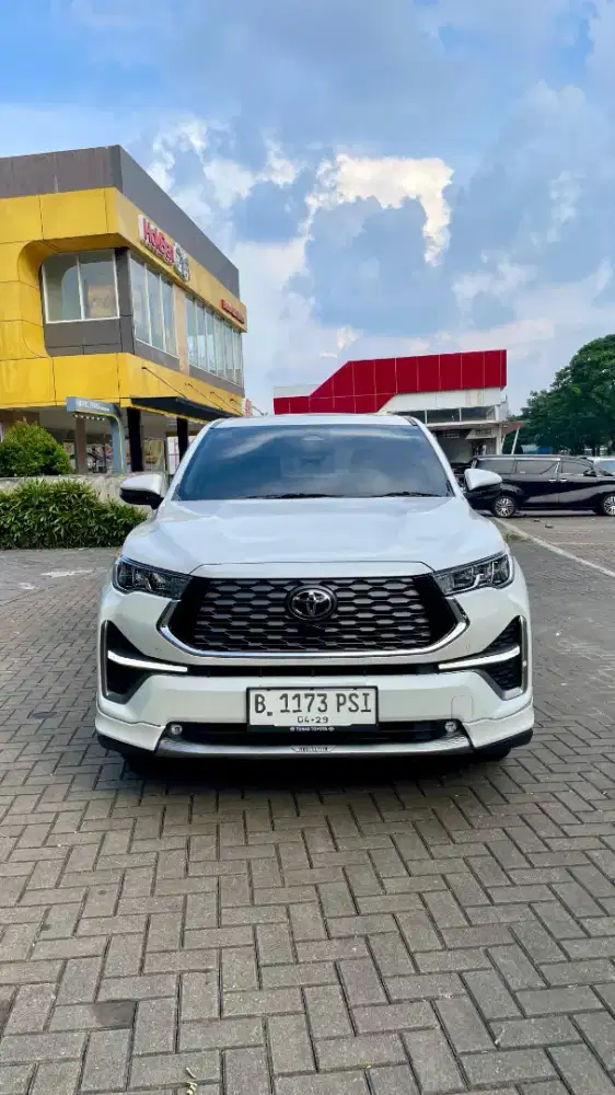 Toyota Inova Genix Q TSS modelista AT 2023 Putih