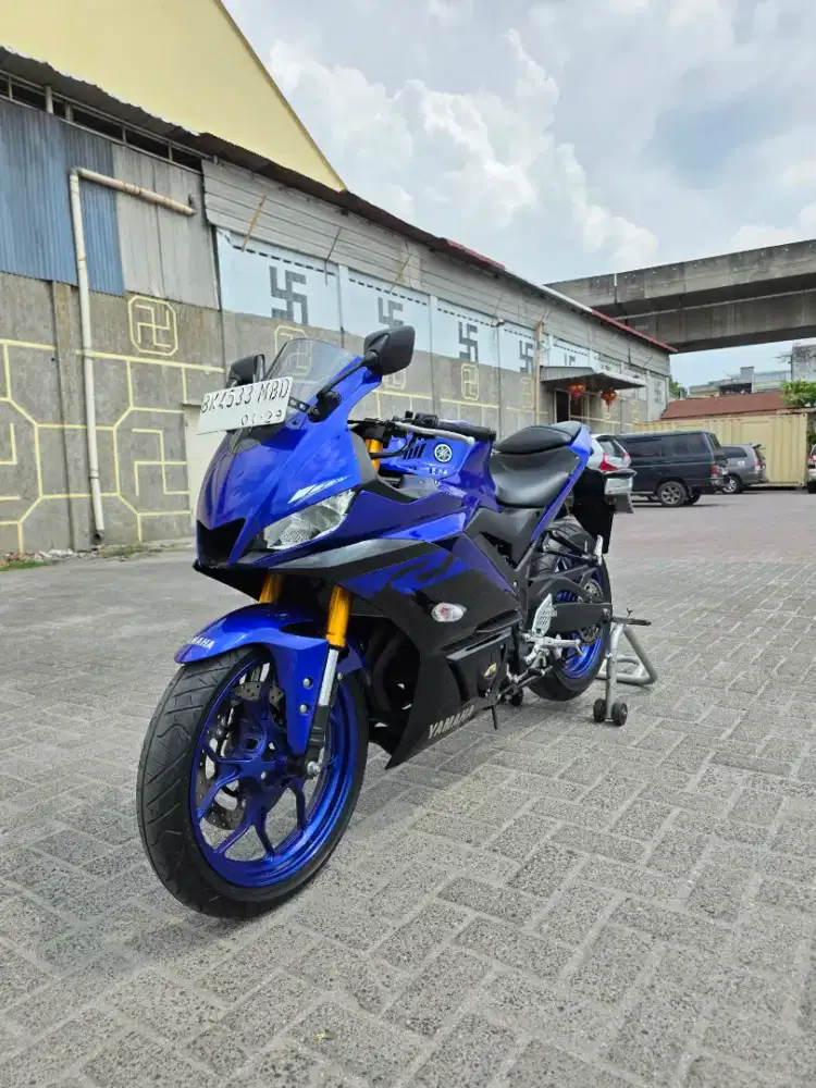 Yamaha R25 V2 Biru 2019 NIK 2018