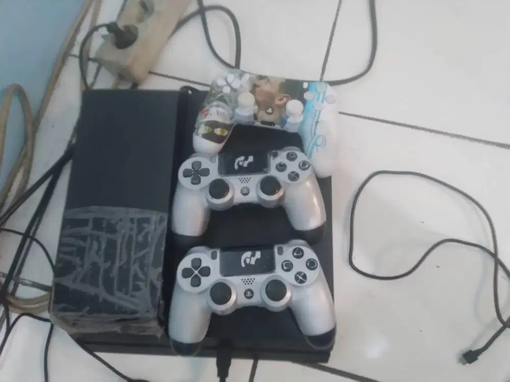 Ps4 Fat Cuh 12xx Fw 6.72 HDD 2Tb plus 3 Stik