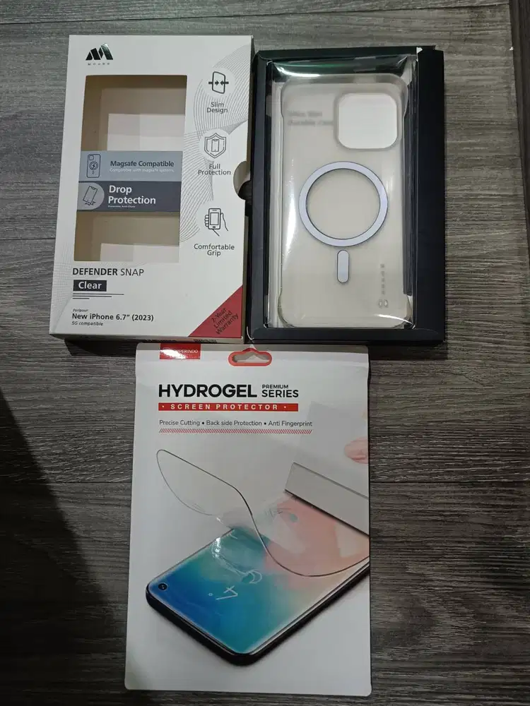 Case casing + hydrogel iphone 15 pro max pm like new