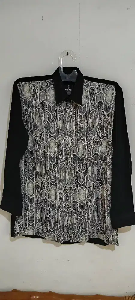Kemeja VINTAGE TRUSSARDI like new seperti baru