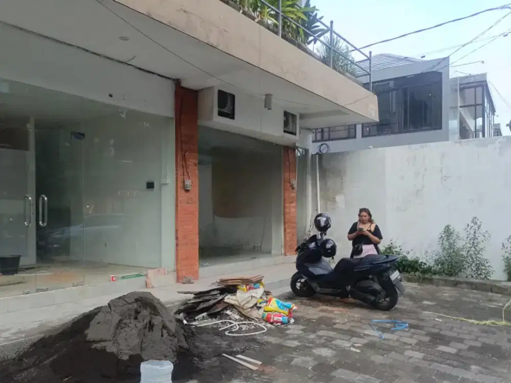 DISEWAKAN RUKO STRATEGIS DI BUMBAK KEROBOKAN - PINGGIR JALAN, AREA RAMAI