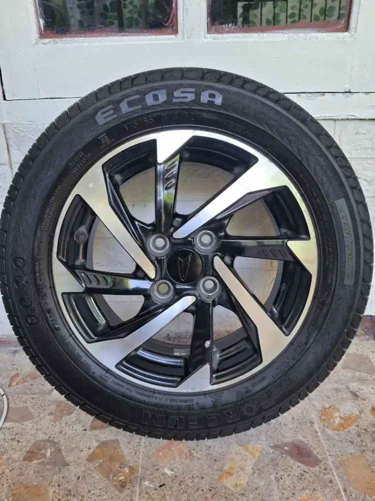 Velg ban OEM Sigra like new