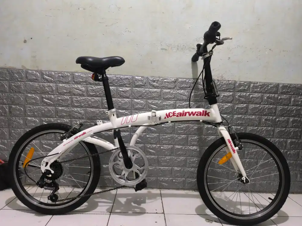 Sepeda lipat kondisi bekas seperti baru