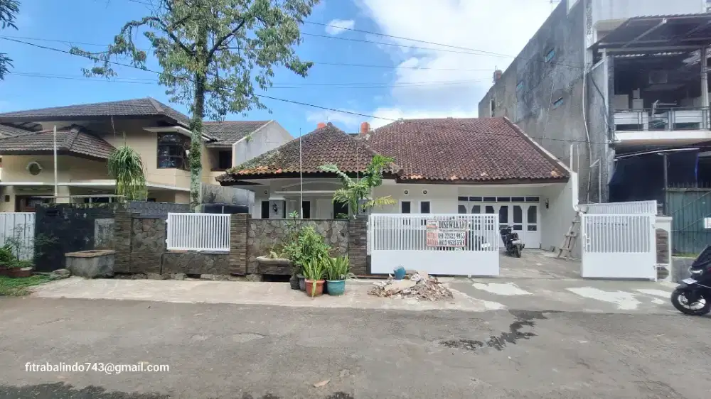 Rumah lama terawat di guntur sari Turangga Buah batu Bandung