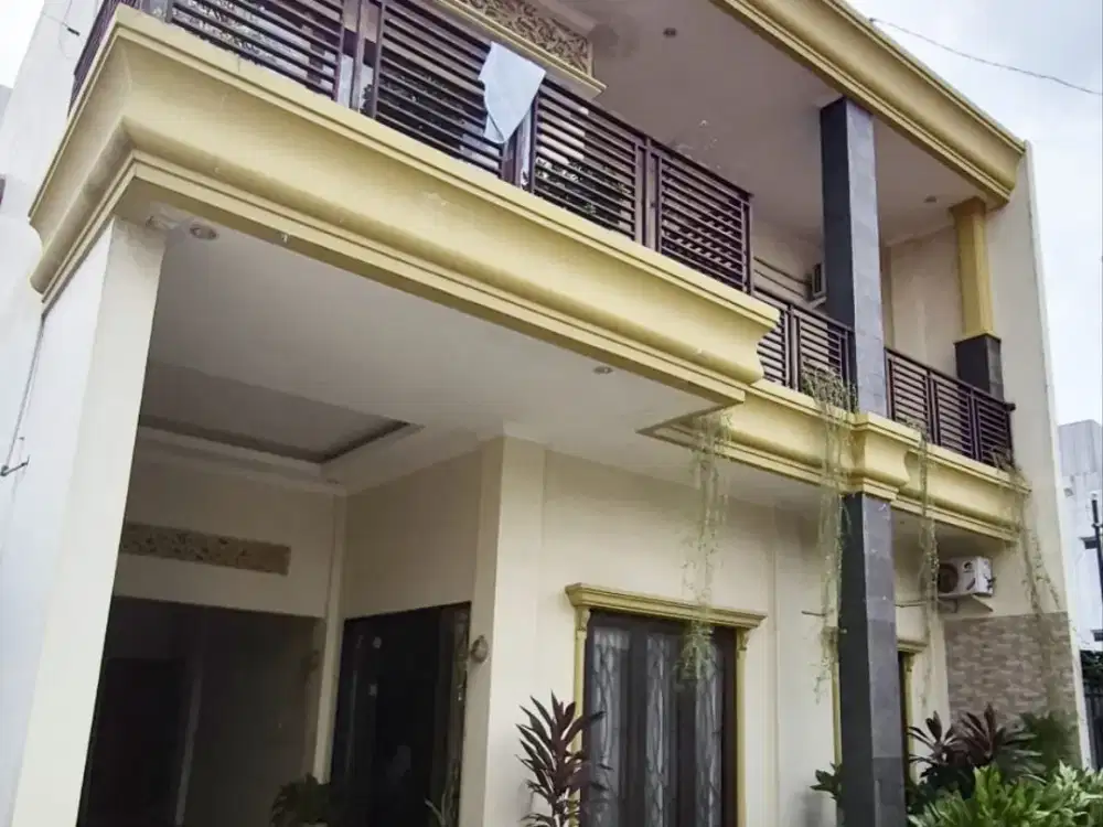 DIJUAL RUMAH 2 LANTAI RAPIH TERAWAT SIAP HUNI DI MEDAN HELVETIA