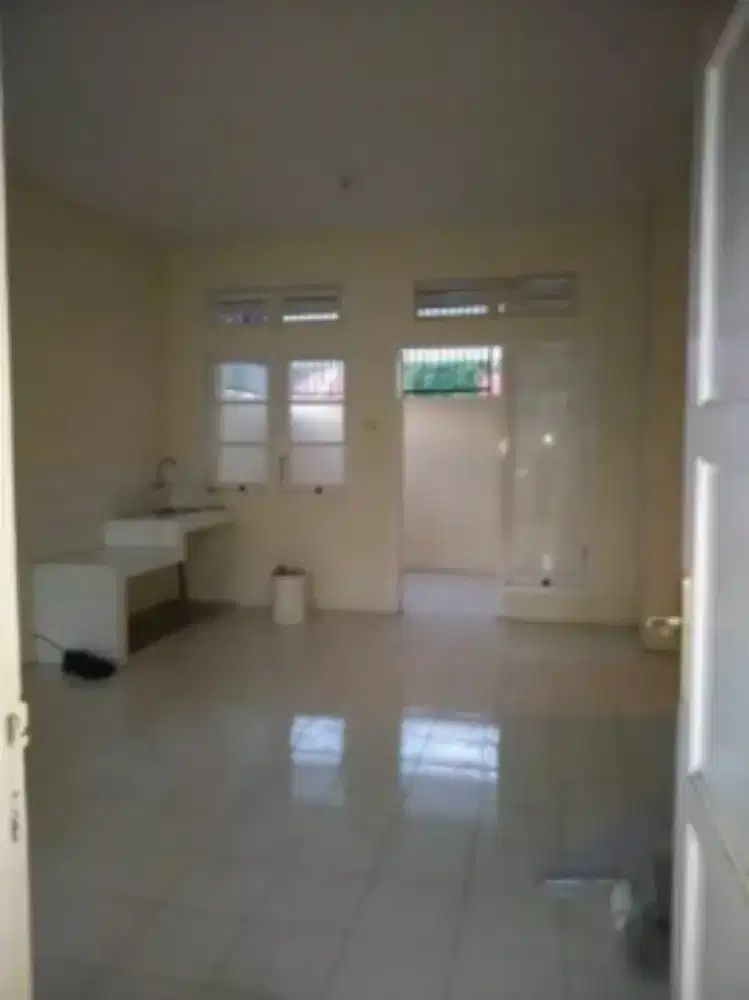 Jual Rumah Second Terawat di area Bukit Palma, Citraland, Surabaya