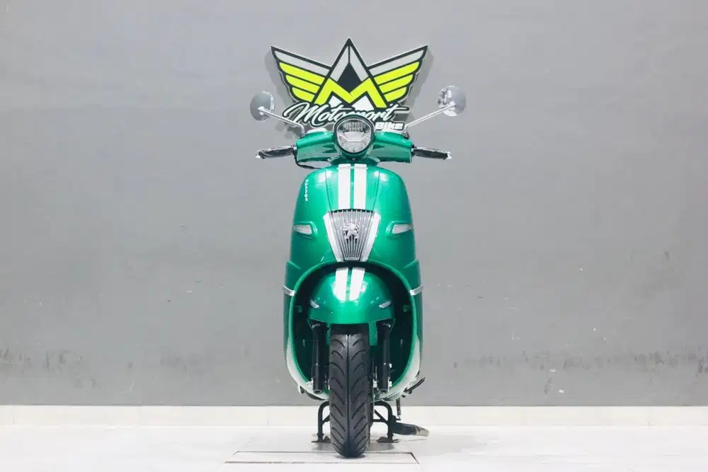 Peugeot Django 150 ABS vespa MP3 Royall Alloy W250 er6n