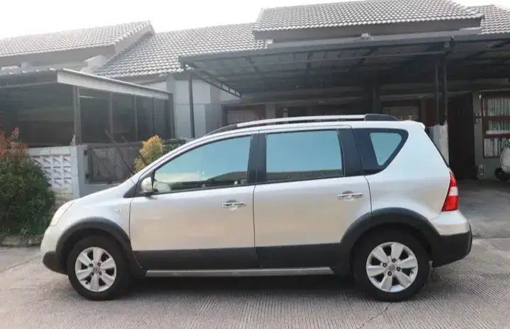 Nissan Livina 2008 Matic km 114ribu