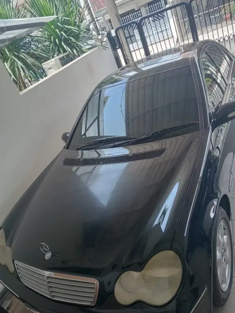 Mercedes Benz 2004