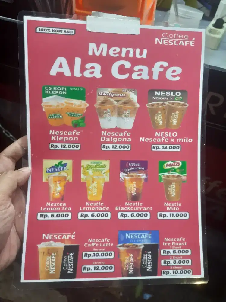 Penjaga Stand Kopi