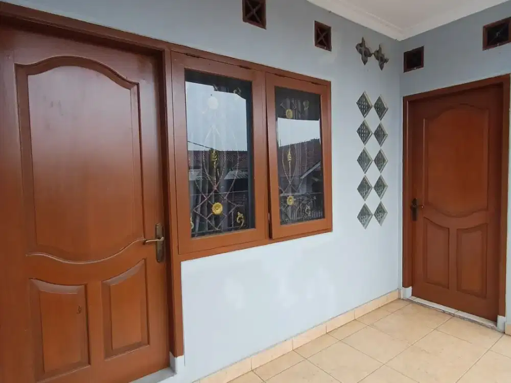 DIJUAL DAN DISEWAKAN RUMAH BESAR BAGUS BANGUNAN 2 LANTAU LOKASI SAYAP BUAH BATU BANDUNG