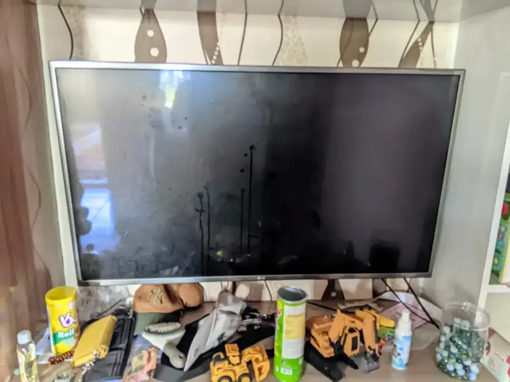 Jual TV LG 43 inch type 43UH650T keadaan hidup buat kanibalan