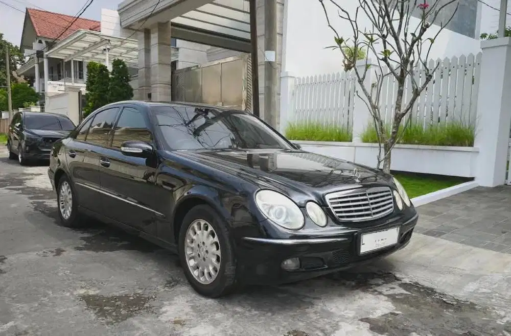 Mercedes-Benz E240 (2004) W211 Elegance Mulus