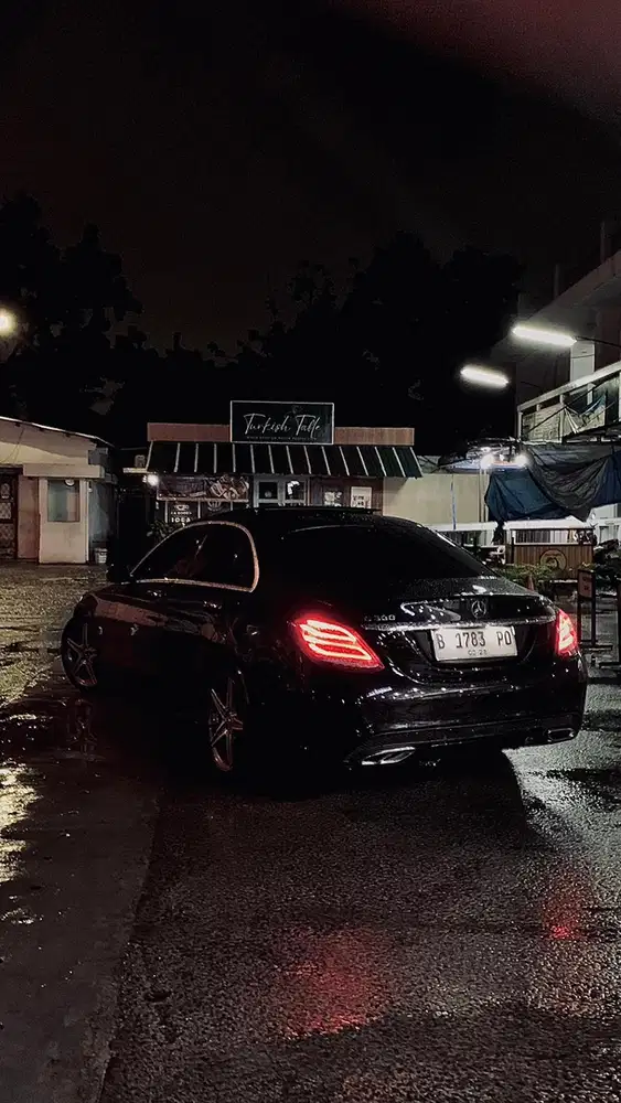 Mercedes-Benz C300 2018 Bensin