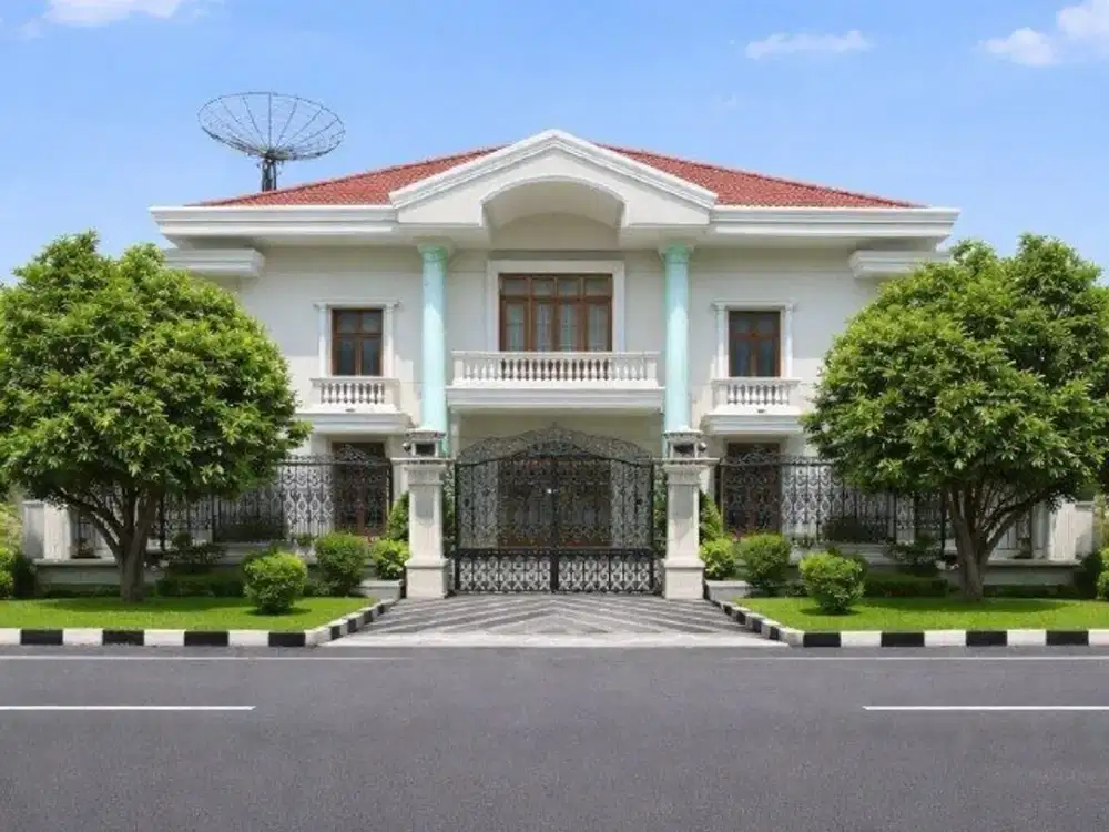 Rumah Raya Dharmahusada  NOL JALAN, STRATEGIS, MARMER