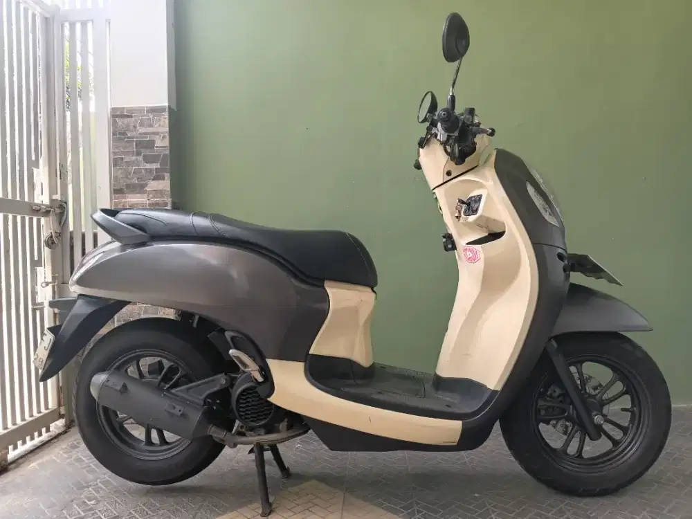 MOTOR BEKAS SCOOPY FASHION BROWN
