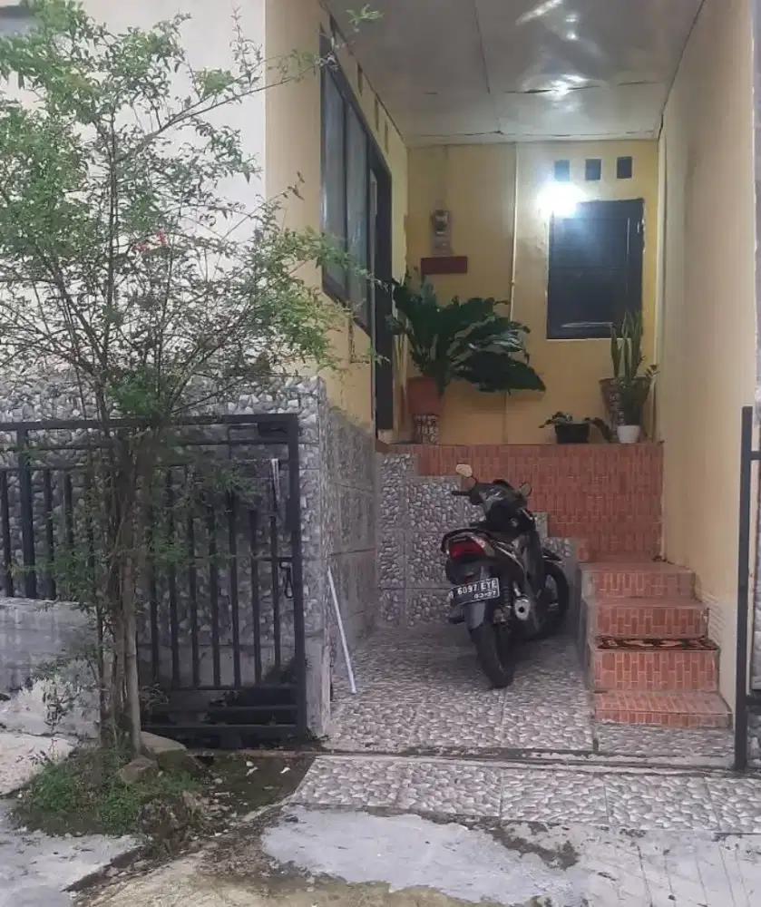 Dijual santai rumah di Perumahan Bumi Insani Bojonggede