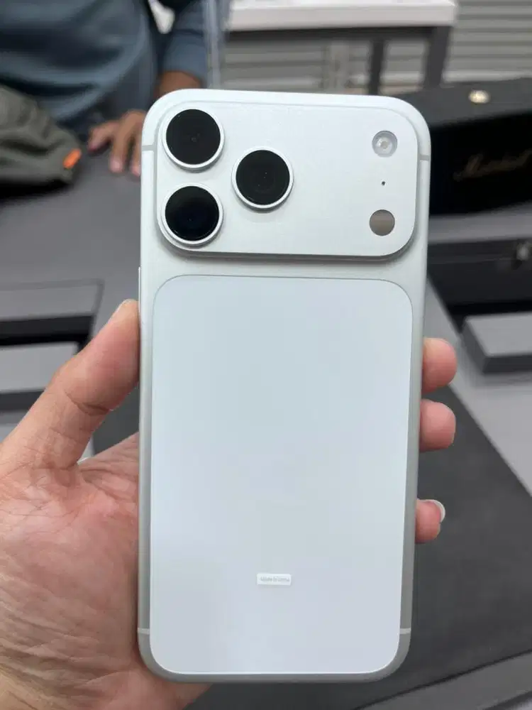 Kredit iPhone 17 ProMax Silver Promo Bunga 0%