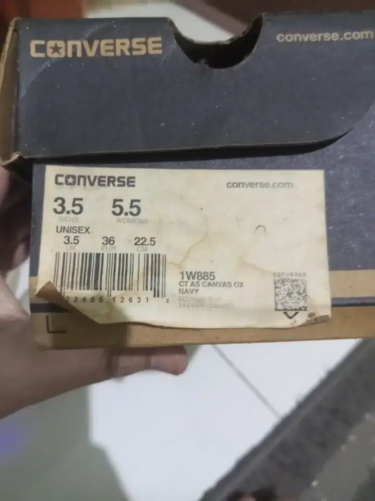 Sepatu convers ori