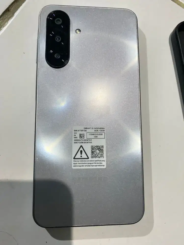 Samsung a17 8/128