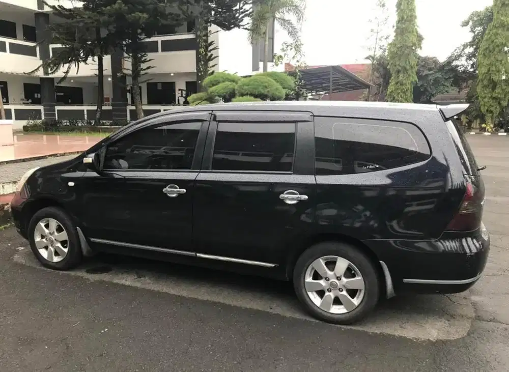 Dijual!!! 2010 Nissan Grand Livina.