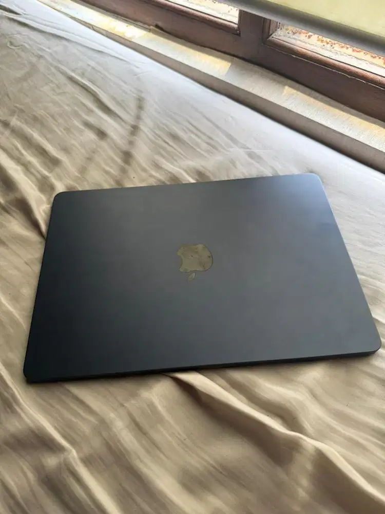 Apple macbook air M2 2022 | 13 inch 256 GB | Pembelian 29/11/25
