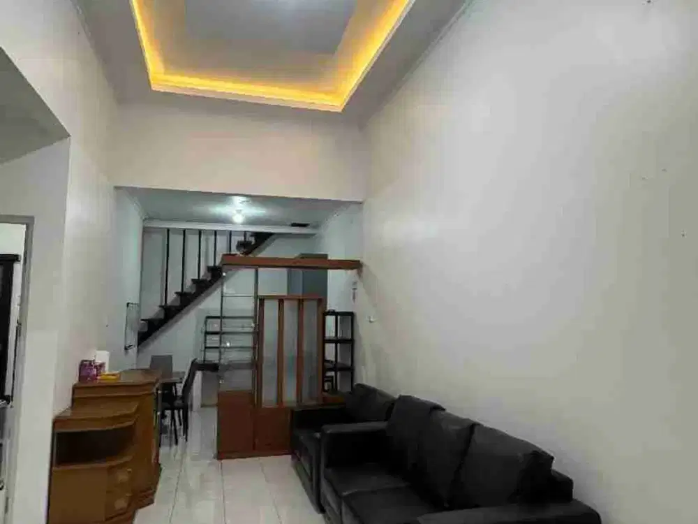 Dijual rumah di Kota Wisata
Rumah semi  furnisned