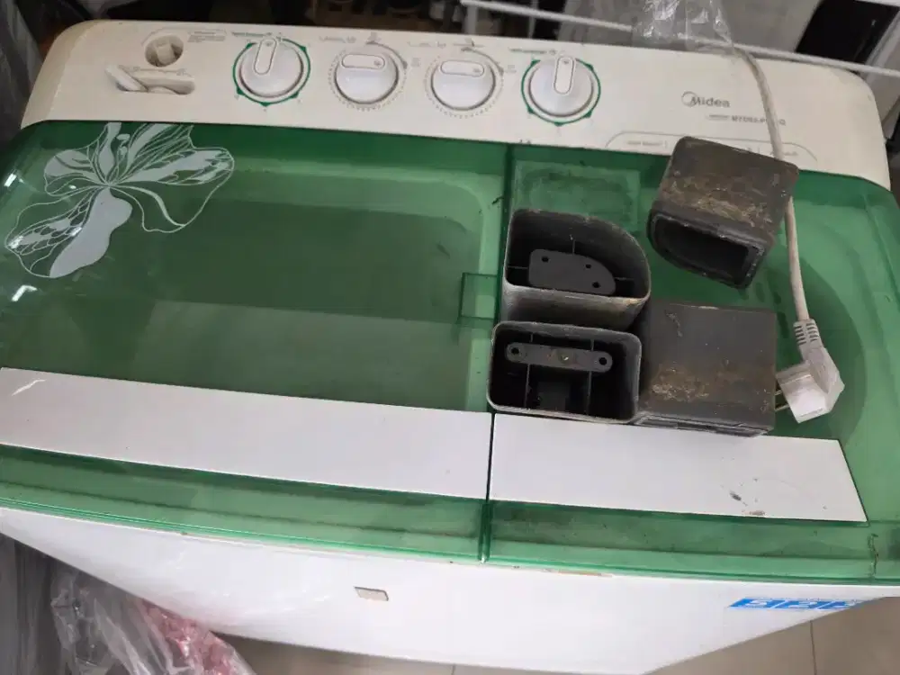 Mesin cuci midea