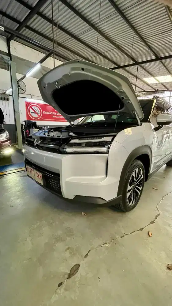 Wuling Eksion ev ex, hitam putih 2026