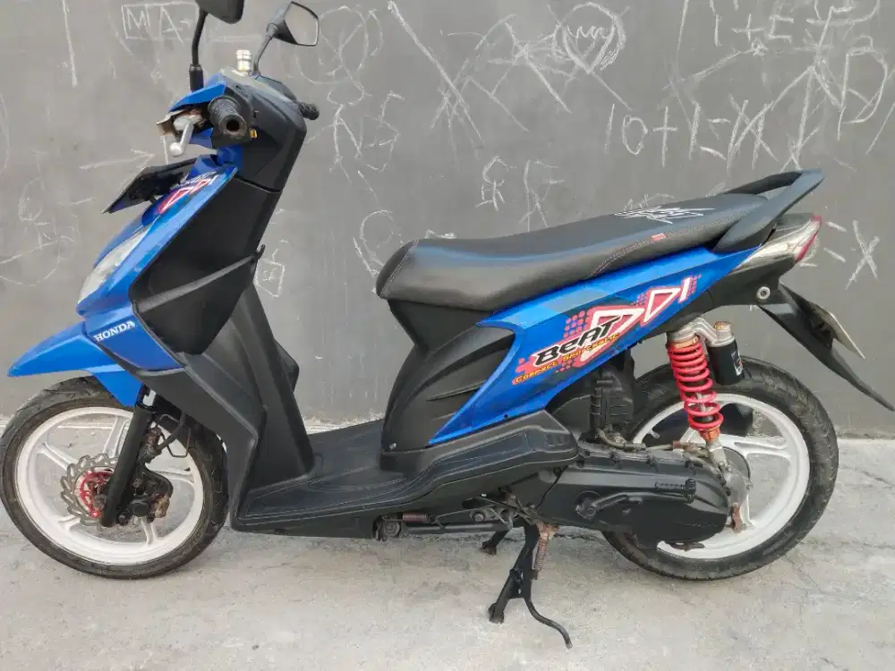Honda beat thn 2012 karburator thn 2011 mesin halus bodi Mulus