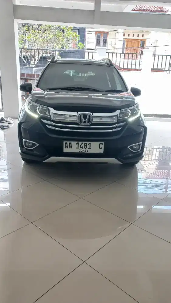 Honda BRV E AT 2021 km low tangan 1