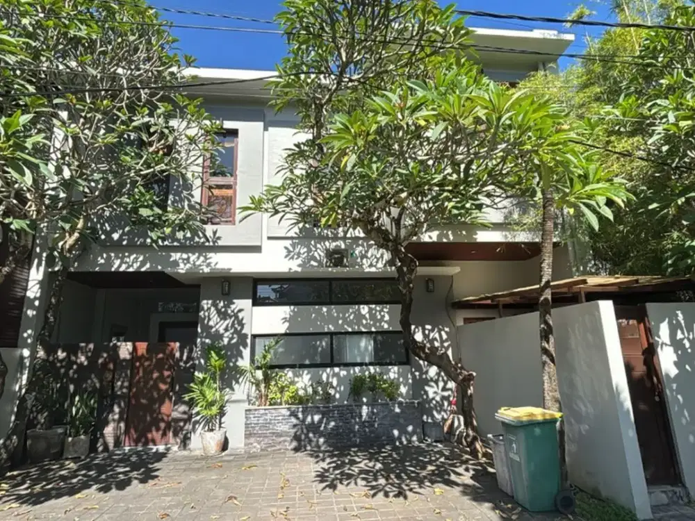 Villa Elit Full Furnished Disewakan, di Petitenget, Seminyak Area