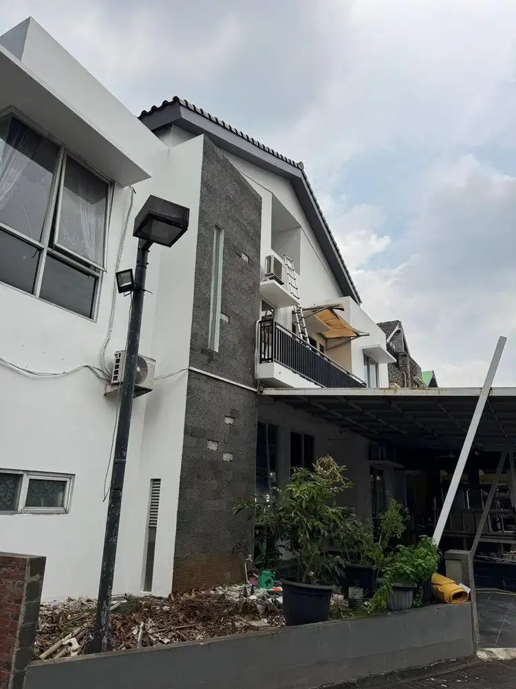 Dijual / disewakan rumah Pinewood residence kramat jati