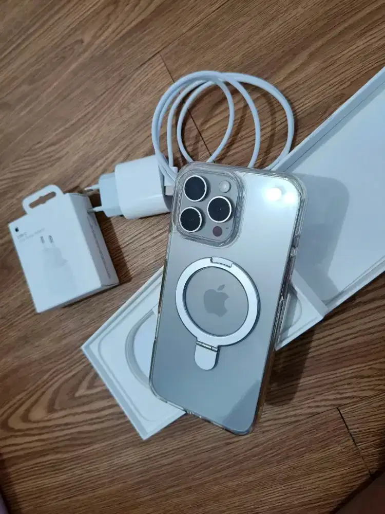 iPhone 16 pro max Natural titanium