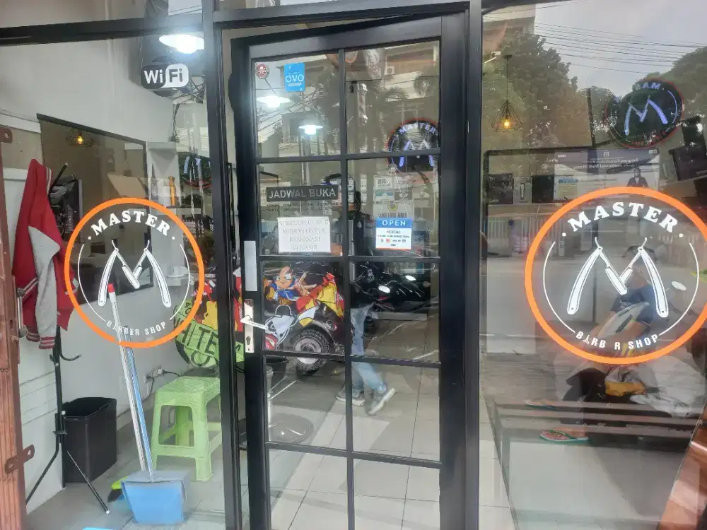Loker admin barbershop
