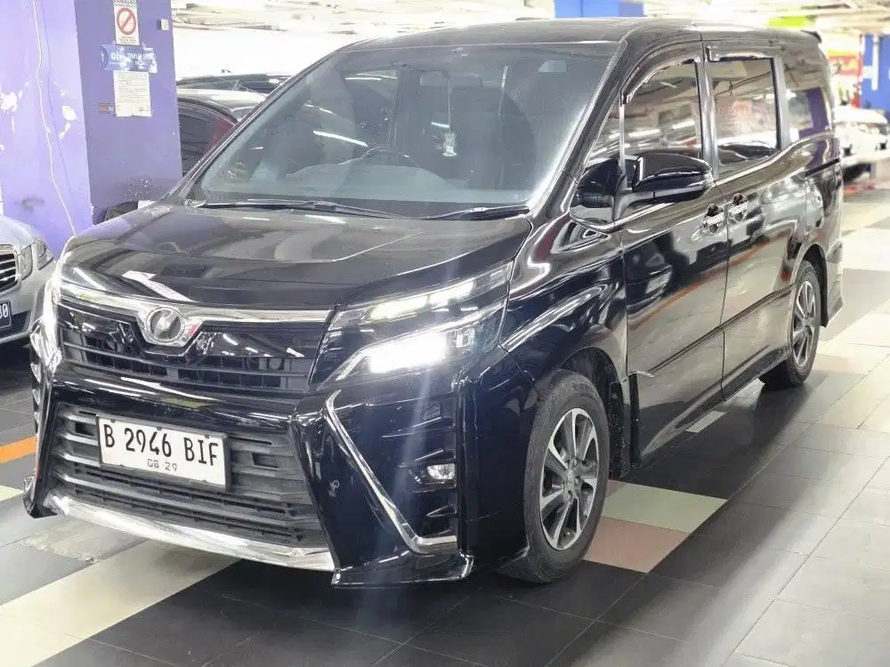 Toyota Voxy 2019 Hitam murah