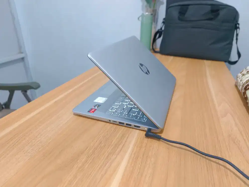 LAPTOP HP RYZEN 5 5500U LCD IPS KEYBOARD BACKLIT RAM 8/512GB HP 14S BU