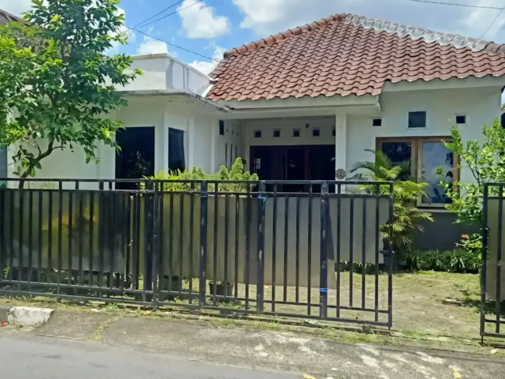 Rumah di Dekat Tugu, Kodya Yogyakarta