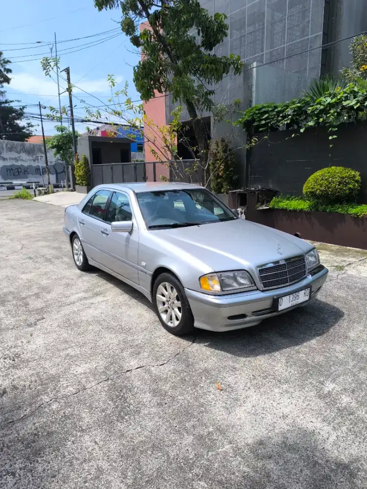 Mercy C230 at elegance 1998 silver
