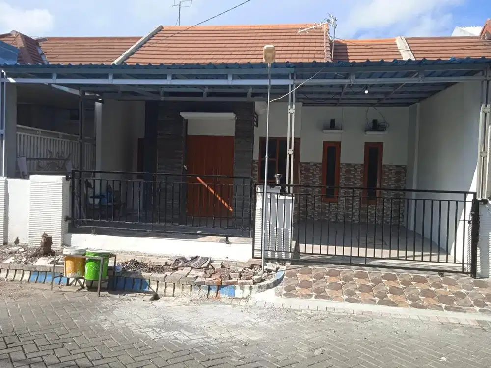 Disewakan/dikontrakkan murah rumah di Demangan Residence Lamongan