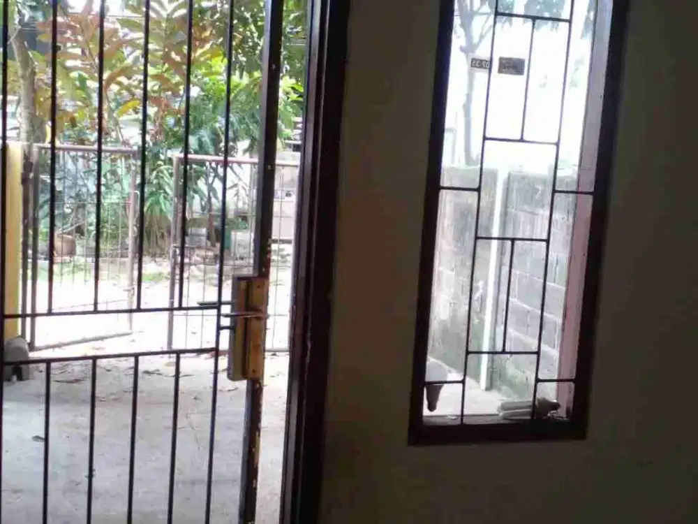 disewa rumah 3 x 12 m dekat gerbang depan dasana indah bonang
