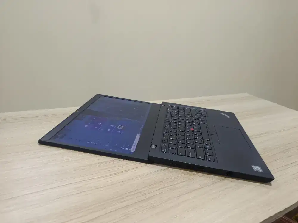 Thinkpad L14 core i5-1021U ram 8gb,ssd 256gb,keyboard nyala