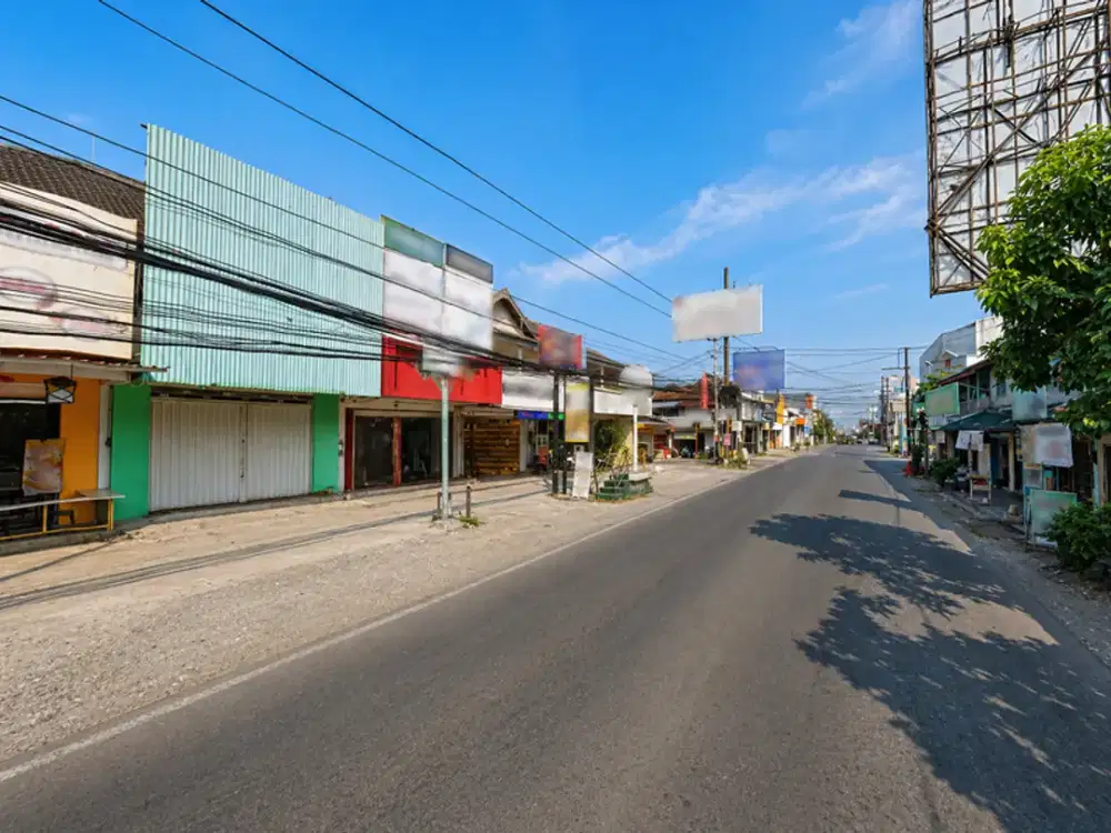 Disewakan Ruko Strategis 2 Lantai di Jl. Godean KM 1 Dekat Mirota Godean, Ngestiharjo, Kasihan, Bantul